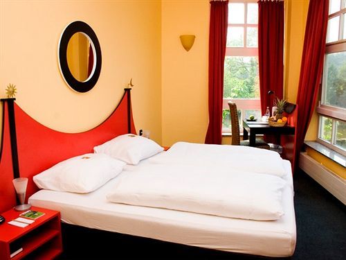 Hotel Am Ruhrufer Business & Golf Mülheim an der Ruhr Екстериор снимка