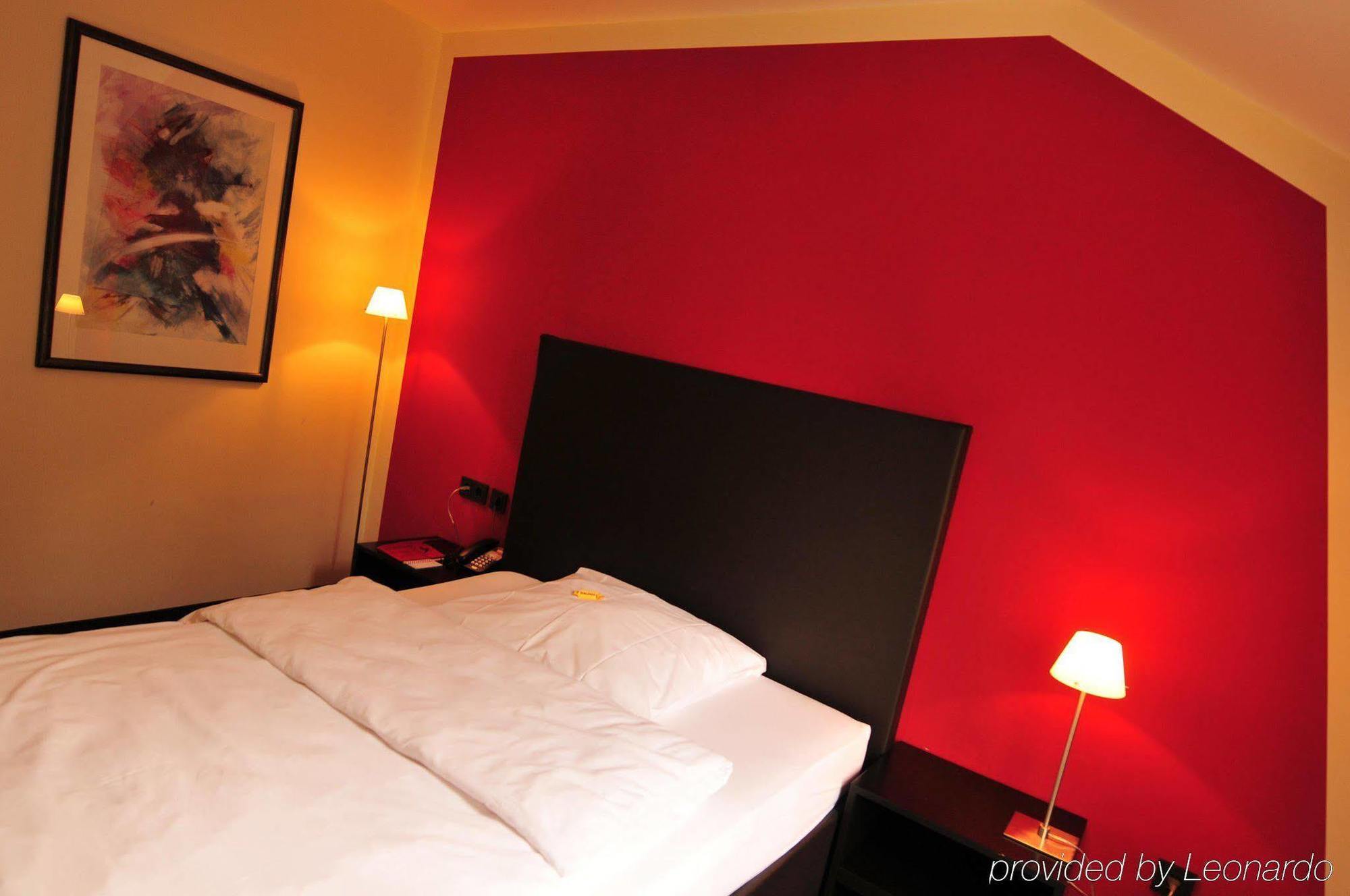 Hotel Am Ruhrufer Business & Golf Mülheim an der Ruhr Екстериор снимка
