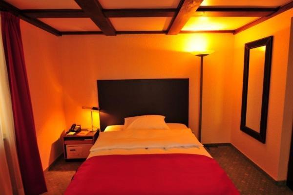 Hotel Am Ruhrufer Business & Golf Mülheim an der Ruhr Стая снимка