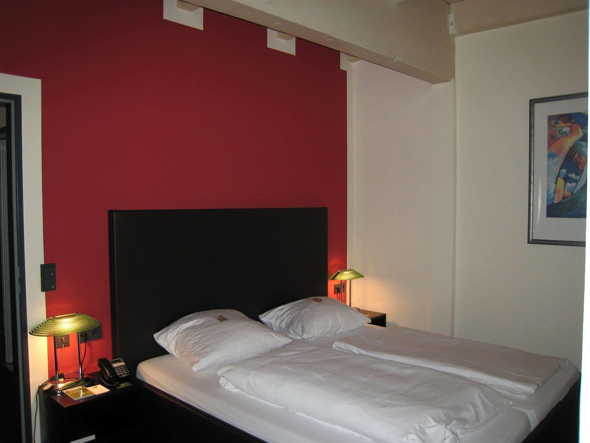 Hotel Am Ruhrufer Business & Golf Mülheim an der Ruhr Стая снимка